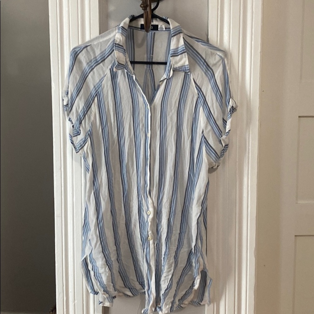 BDG light weight button up collar top